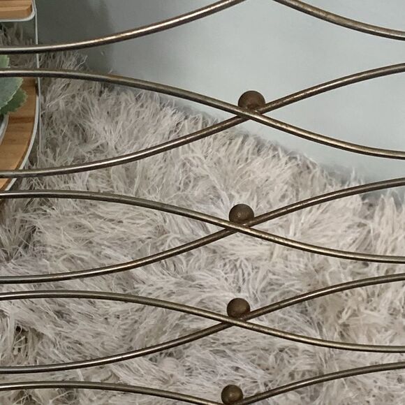 Vintage Metal Mid-Century Modern Style Magazine Rack - Picture 15 of 17